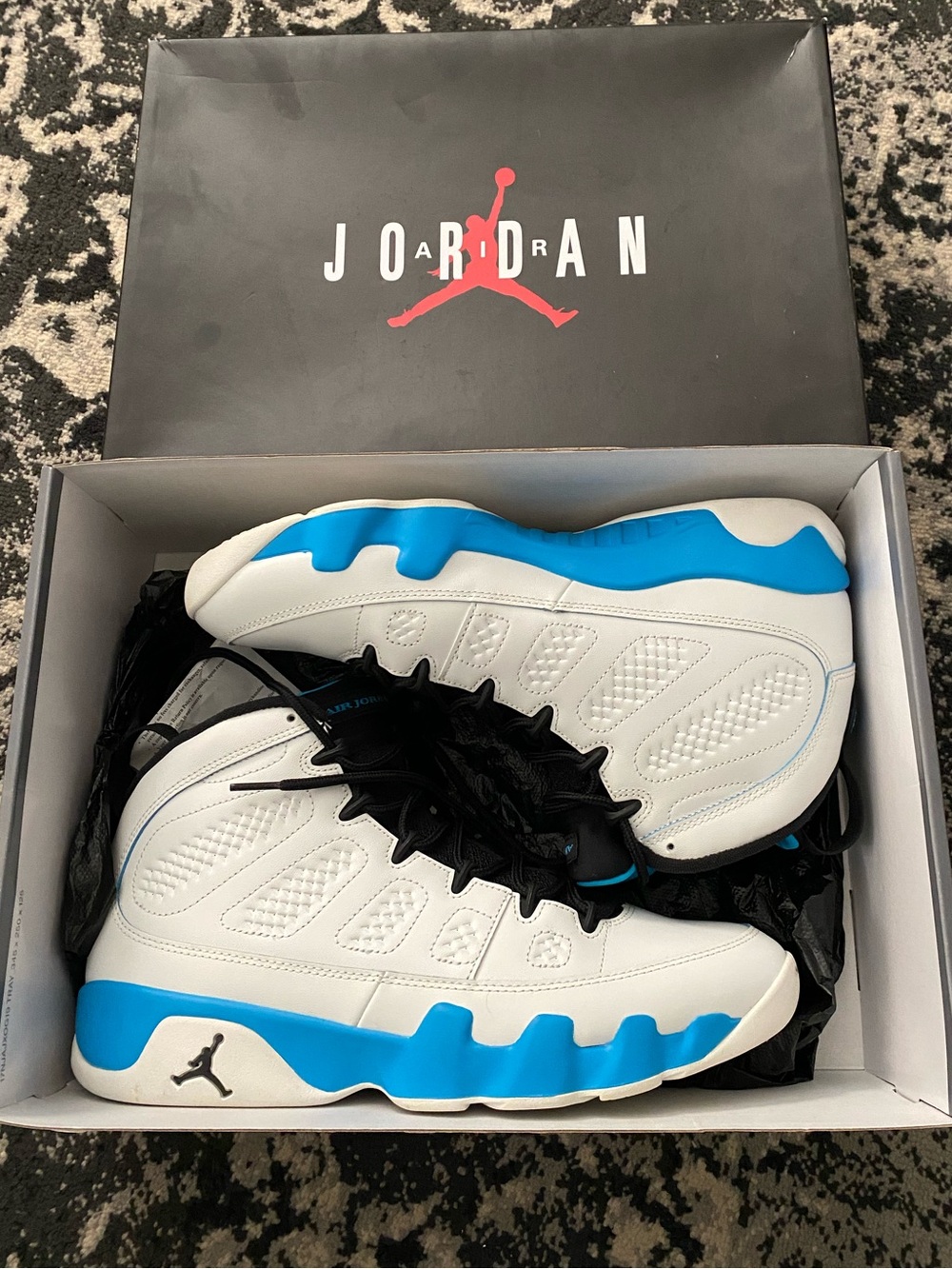 Jordan Mens White & Blue Shoes- 10.5M